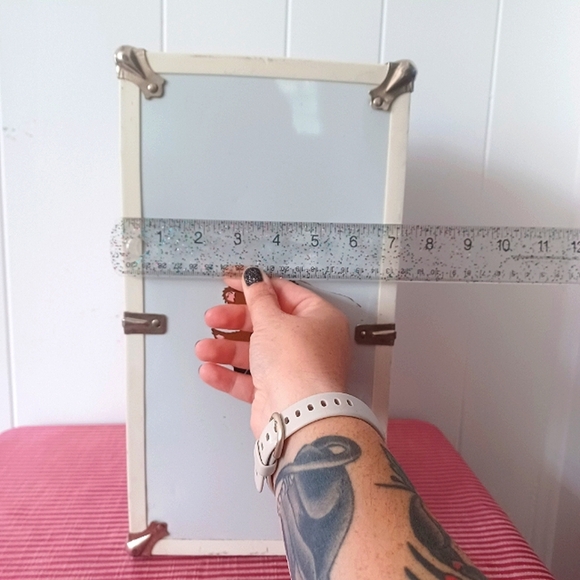 Vintage Doll Traincase - Picture 12 of 13